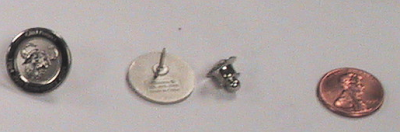  [Pin with GNU logo] 